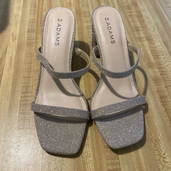 J. Adams Stormi Gold Heeled Sandals Square Toe Double Band Block Heel NWOT 8.5 - Picture 5 of 10